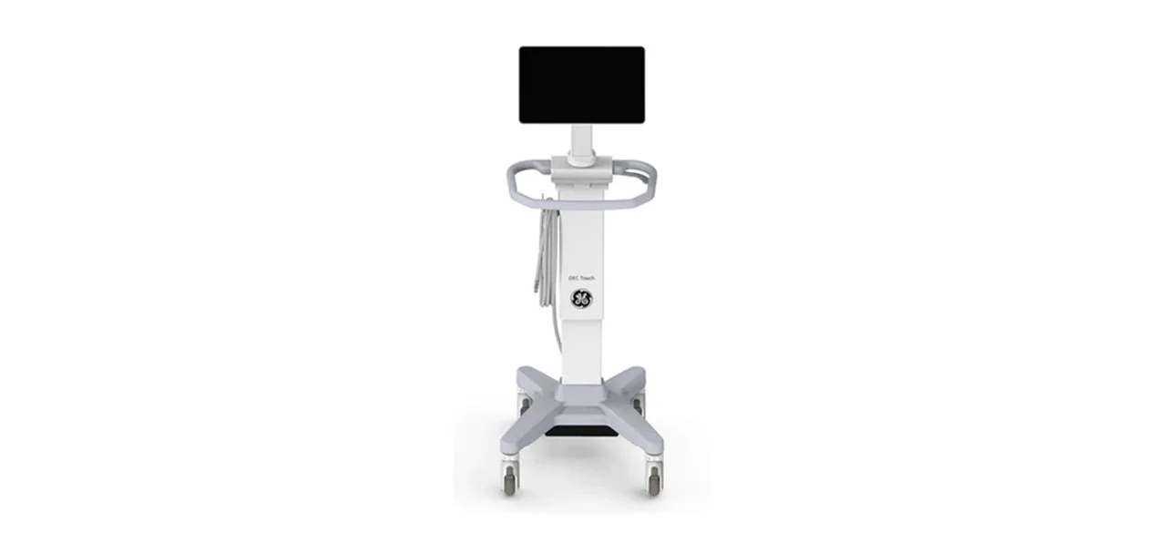 GE HealthCare OEC Elite CFD — Пульт OEC Touch у стола