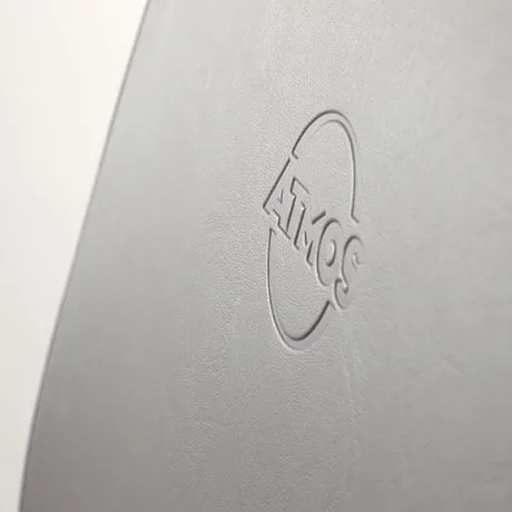 ATMOS Chair Professional — Логотип, вытисненный в спинке