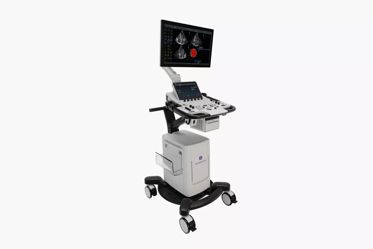 GE Vivid T9 — Эргономика: монитор 21,5" и сенсор 10,1"