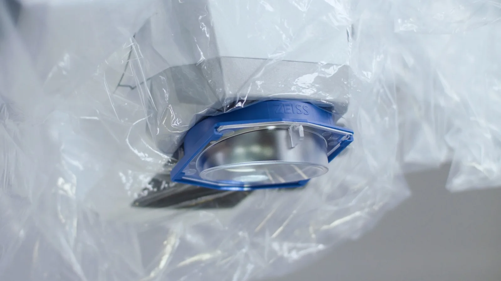 ZEISS TIVATO 700 — AutoDrape: чехол садится плотно