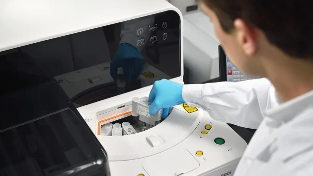 Mindray CL-900i — Хемилюминесценция на магнитных частицах